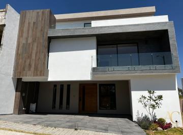 Casa · 330m² · 4 Recámaras · 3 Estacionamientos · Casa en Lomas 2