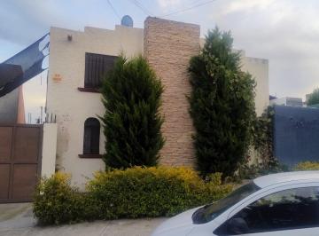 Casa · 160m² · 4 Recámaras · 2 Estacionamientos · Casa en Venta en Rinconada de Los Andes