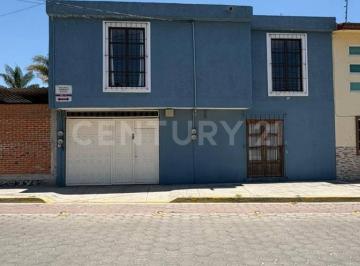 Casa · 350m² · 7 Recámaras · 4 Estacionamientos · Venta de Casa en Puebla, Santiago Momoxpan, San Pedro Cholula