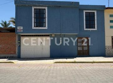 Casa · 350m² · 7 Recámaras · 4 Estacionamientos · Venta de Casa en Puebla, Santiago Momoxpan, San Pedro Cholula