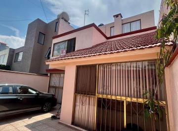 16fb15d5efcd59b773f3535f8342b4531358d846d58407f340dfd054d88913ea · Casa en Venta en Calle Cerrada en Santa Cecilia