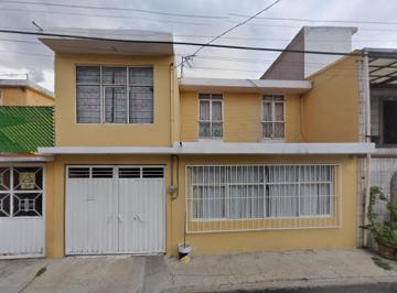 Casa de 3 habitaciones, Gustavo A. Madero · Casa en Venta en San Juan de Aragón V Secc