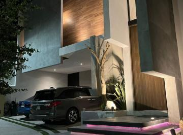 Casa · 400m² · 3 Recámaras · 2 Estacionamientos · Casa en Renta con o Sin Amueblar en Villandares Residencial