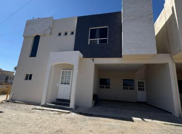 Casa de 3 habitaciones, Saltillo · Casa en Renta - Col. San Isidro
