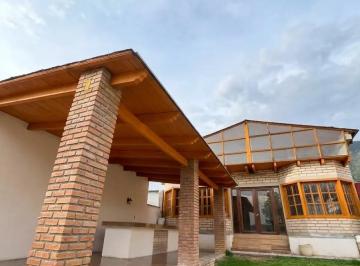 1 · ¡Tu Refugio en La Naturaleza! Hermosa Casa Campestre en Los Lirios