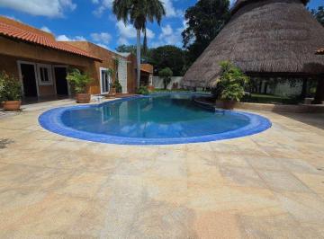 Casa en condominio · 1263m² · 5 Recámaras · 12 Estacionamientos · Casa en Privada Oasis Temozón Norte