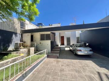 Casa · 266m² · 5 Recámaras · 5 Estacionamientos · Casa en Venta Av Hidalgo Uso Mixto Ladron de Guevara