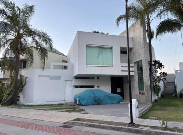 Casa de 3 habitaciones, Celaya · Casa en Venta en Fraccionamiento Riberas del Campestre, Celaya Gto.