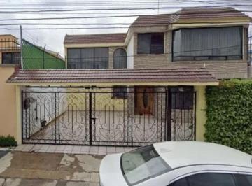 Casa de 4 habitaciones, Atizapán de Zaragoza · Casa en Venta en Col Las Arboledas Atizapan de Zaragoza