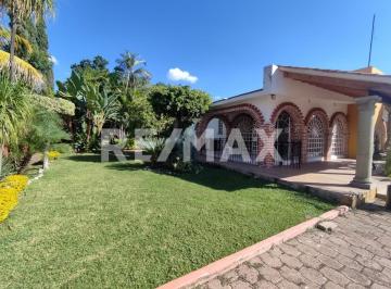 Casa · 415m² · 4 Recámaras · 6 Estacionamientos · Casa en Venta en Morelos, Pueblo de Cocoyoc un Nivel