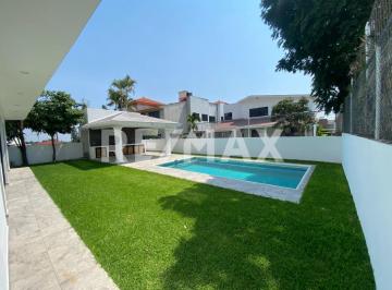 Casa · 385m² · 4 Recámaras · 2 Estacionamientos · Casa en Venta en Morelos, Lomas de Cocoyoc