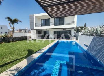 Casa · 388m² · 4 Recámaras · 1 Estacionamiento · Casa en Venta en Lomas de Cocoyoc