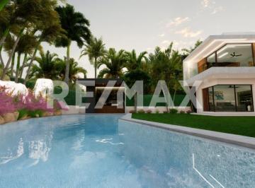 Casa · 737m² · 4 Recámaras · 2 Estacionamientos · Casa en Venta en Morelos, Fraccionamiento Lomas de Cocoyoc