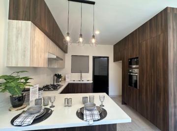 Casa de 3 habitaciones, Querétaro · Casa en Virrey de Cataluña, Altos del Marques