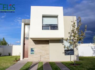 Casa · 132m² · 3 Recámaras · 2 Estacionamientos · Casa - Villa de Pozos