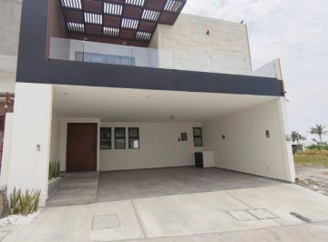Casa de 4 habitaciones, Alvarado · Casa con 4 Recamaras en Venta Fracc. Punto Lomas Riviera
