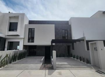 Casa · 156m² · 3 Recámaras · 2 Estacionamientos · Casa en Venta en El Refugio