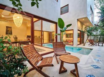 Casa · 320m² · 4 Recámaras · Casa en Venta en Holistika