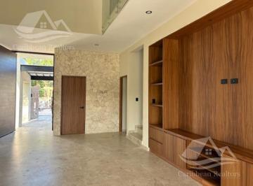 Casa · 370m² · 4 Recámaras · 4 Estacionamientos · Casa en Venta en Lagos del Sol Cancun