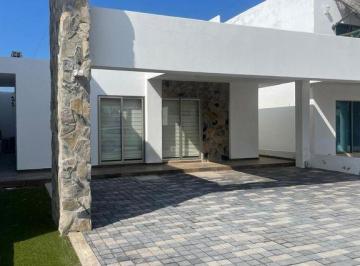 Casa en condominio · 166m² · 2 Recámaras · 4 Estacionamientos · Casa en Venta en Privada Brisas del Mar, Isla Cortes, Nuevo Altata, Sinaloa