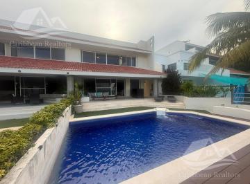 Casa · 425m² · 4 Recámaras · Casa en Venta en Las Quintas Zona Hotelera Cancun