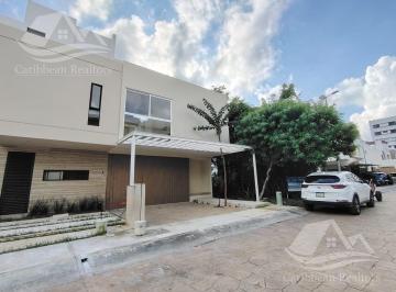 Casa · 236m² · 4 Recámaras · 3 Estacionamientos · Casa en Venta Cancun Arbolada