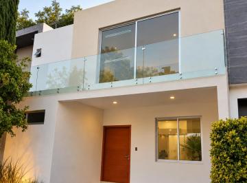 Casa de 3 habitaciones, Tlajomulco de Zúñiga · Casa Venta en Bosque Cedros $4,950,000