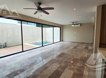 Casa · 303m² · 3 Recámaras · Casa en Venta en Via Cumbres Cancun