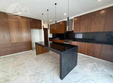Casa · 209m² · 5 Recámaras · 2 Estacionamientos · Casa en Venta en Cancun Residencial Rio