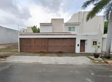 Casa de 4 habitaciones, Benito Juárez · Casa en Venta en Sm 12, Cancun, Quintana Roo.