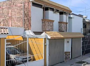 Casa de 3 habitaciones, Guadalajara · Casa en Venta Jardines de La Cruz, Guadalajara, Jalisco