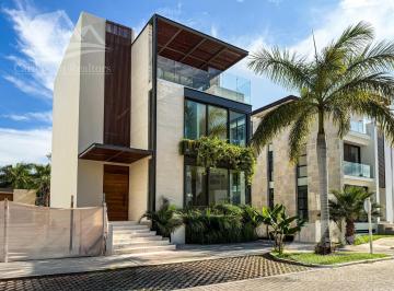 Casa · 400m² · 3 Recámaras · 3 Estacionamientos · Casa en Venta Puerto Cancun Laguna 1