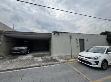 Casa · 400m² · 3 Recámaras · 4 Estacionamientos · Casa en Renta en Fuentes del Valle