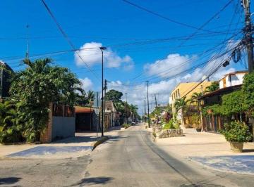 8c0006bf0ce783752d3146d0801e368be5497f855bb4410e4a61fcc0484c60af · Lote Esquina a Una Cuadra de La Av Tulum