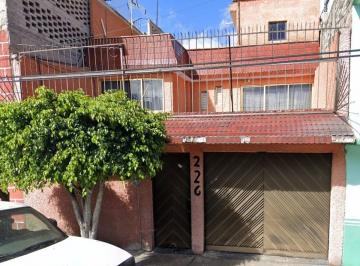 Casa de 3 habitaciones, Nezahualcóyotl · Casa en Venta en Colonia Esperanza, Ciudad Nezahualcoyotl. Cv