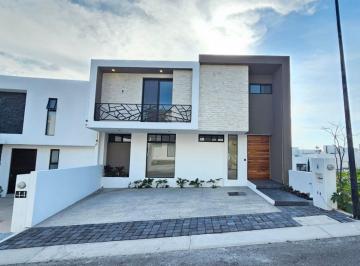 Casa de 4 habitaciones, Corregidora · Casa en Venta en El Condado, Corregidora, Querétaro