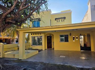 Casa · 180m² · 4 Recámaras · 2 Estacionamientos · Renta Casa en Villa Magna Ciudad del Carmen