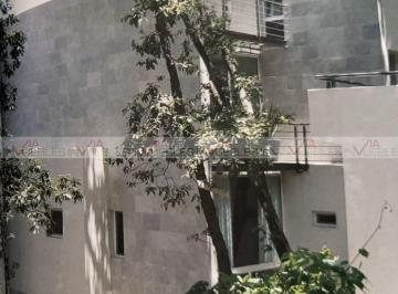 Casa · 481m² · 3 Recámaras · 4 Estacionamientos · Casa en Renta en San Pedro Garza García