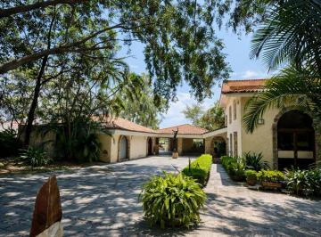 Casa de 5 habitaciones, Zapopan · Residencia en Coto en Colinas de San Javier con Alberca