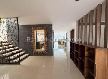 Casa · 550m² · 3 Recámaras · 3 Estacionamientos · Residencia Amueblada con Vista a La Reserva en Cumbres del Cimatario Rah3237