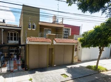 Casa de 4 habitaciones, Zapopan · Casa en Venta en Tabachines, Zapopan, Jalisco