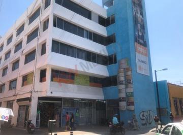 N/A · Edificio de Oficinas y Local Comercial a Dos Cuadras del Centro Histórico y a Una del Blvd. A. Lopez