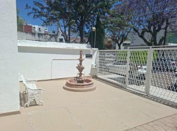 N/A · Venta de Casa en Alamos Espaciosa de 2 Niveles con Elevador y en Zona Esclusiva de Querétaro