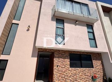 Casa de 4 habitaciones, San Pedro Cholula · Casa en Venta en Xixitla, Zerezotla de 4 Habitaciones en Residencial