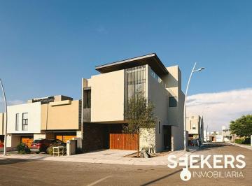 Casa de 3 habitaciones, El Marqués · Casa en Venta en Zizana, Querétaro | Roof Garden | 3 Recámaras | Amenidades