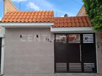 Casa · 78m² · 3 Recámaras · 1 Estacionamiento · Casa en Renta Ideal Para Familas Jovenes, 3 Recamaras, 2 Baños