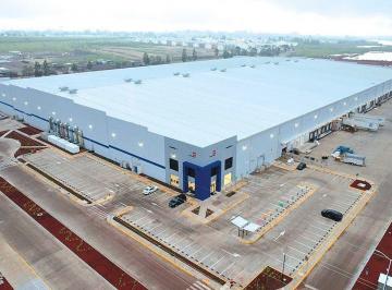Nave industrial , Querétaro · Sede Corporativa E Industrial Clase a de 16,545 m² en Querétaro | Conectividad Estratégica