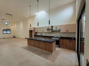 Casa · 190m² · 3 Recámaras · 2 Estacionamientos · Casa - Arcos de San Miguel