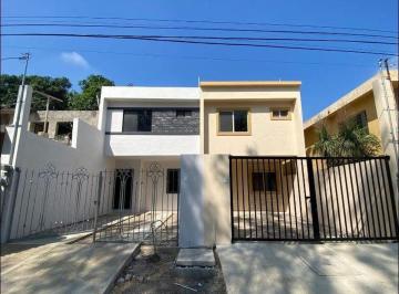 Casa de 3 habitaciones, Tampico · Casa en Venta de 3 Recamaras con Patio Frente Calle Pavimentada Zona Norte Tampico Av Las Torres
