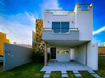 Casa en Venta de 4 habitaciones Atlixco 90 · Venta de Casa en Atlixco Finca Las Memorias
